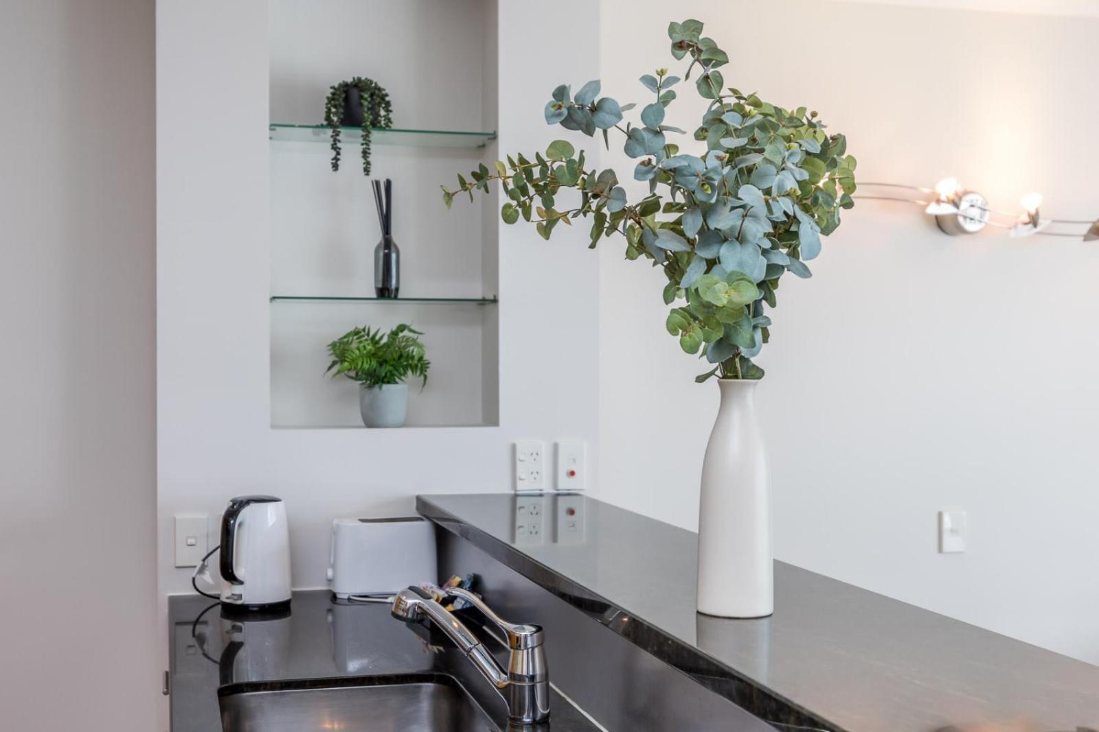 Beautiful Renovated 2 X Bdrm,Perfect Location Apartment Auckland Ngoại thất bức ảnh